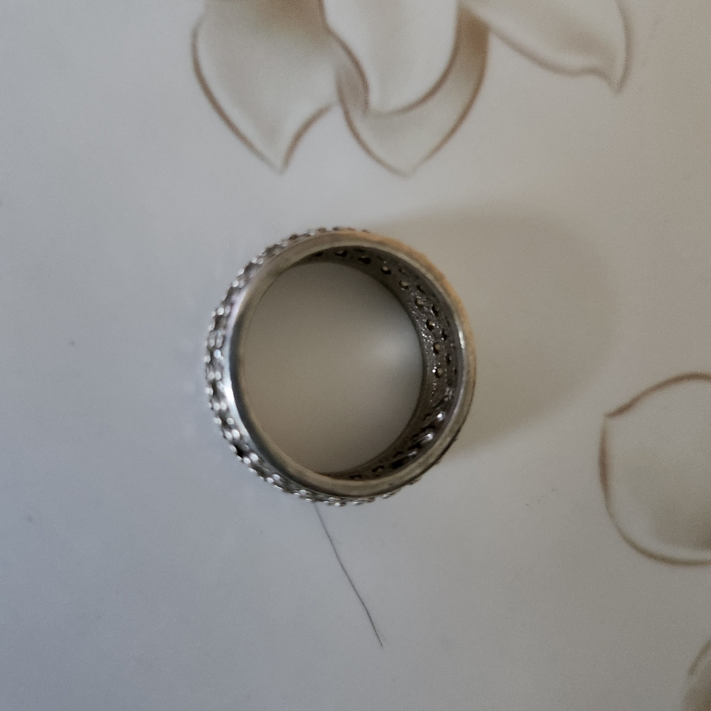 Ring - Picture 5 of 6